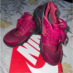 Crimson/Black Nike Huarache Kids Size 5